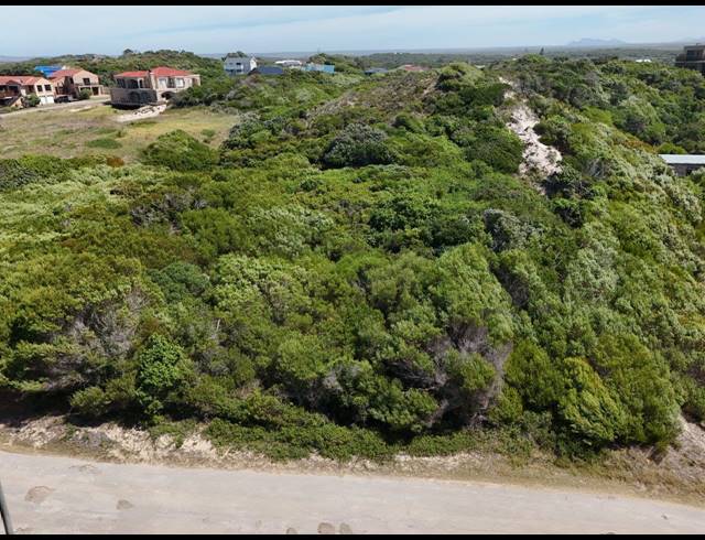 1,145M² VACANT LAND FOR SALE IN PARADISE BEACH